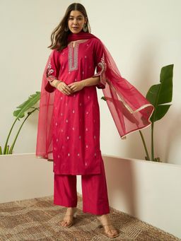 Gahan - Womens Pink Silk Blend Embroidered Straight Kurta with Pant & Net Dupatta