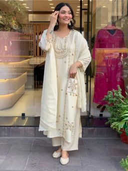 Gahan - Cream Embroidered Silk Kurta & Pant with Dupatta
