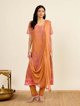 Aarke Ritu Kumar - Mustard Printed Square Neck Kurta Pant With Dupatta