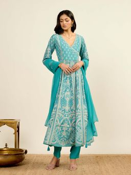 Aarke Ritu Kumar - Turquoise Printed V-Neck Kurta Pant With Dupatta