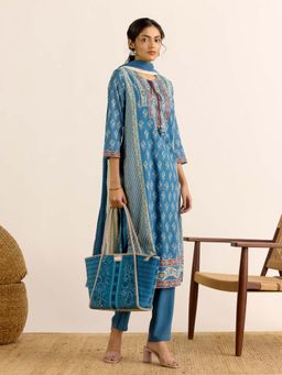 Aarke Ritu Kumar - Blue Printed Tie Up Neck Kurta Pant With Dupatta