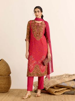 Aarke Ritu Kumar - Red Floral Round Neck Kurta Pant With Dupatta