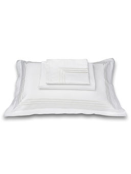 Veda Homes - Parallel White Bedsheet (Set of 3)