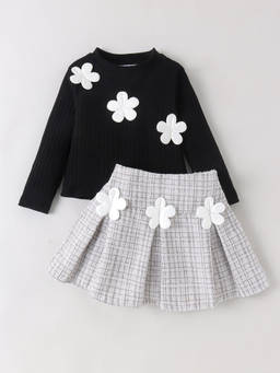 Hopscotch - Floral Applique Blouse And Skirt