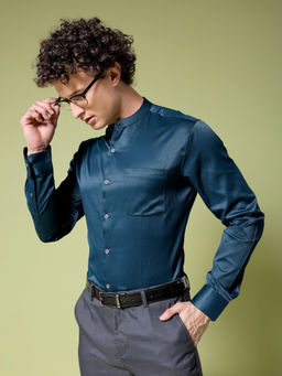 The Indian Garage Co - Men Solid Mandarin Collar Formal Shirt Green