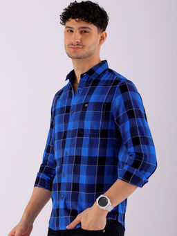 The Indian Garage Co - Men Checks Cutaway Collar Casual Shirt Blue