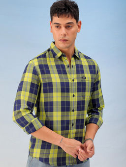 The Indian Garage Co - Men Checks Cutaway Collar Casual Shirt Green