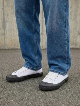 Styli - Men Canvas Contrast Sole Sneakers -White