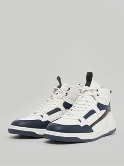 Styli - Men White Hightop Paneled Lace-Up Sneakers