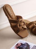 Tan color option, Currently selected