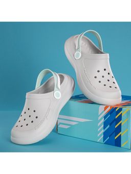 Red Tape - Women Textured Ice Grey Clogs