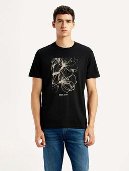 Levi's - Men Black Cotton Crew Neck Slim Fit T-Shirt