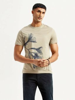 Levi's - Men Beige Cotton Crew Neck Slim Fit T-Shirt