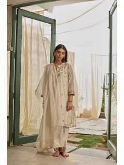 Rhua India - Off White Nazm Kurta with Salwar and Dupatta
