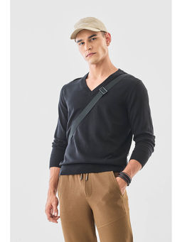 Snitch - Black Solid Full Sleeves Regular Casual Sweater