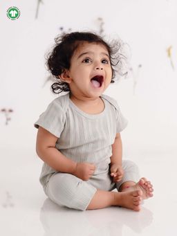 Greendigo - Organic Cotton Soft Half Sleeves T-Shirt for Babies with Pants (Set of 2)
