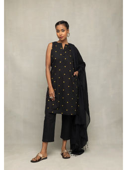 Sutra Art of Clothing - Black & Yellow Heart Print South Cotton Kurta Set With Dupatta