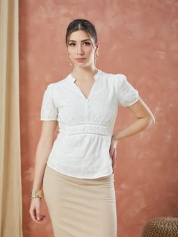 Latin Quarters - White Short Sleeves Embroidery Casual Top