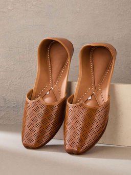 Fabindia - Brown Leather Juttis