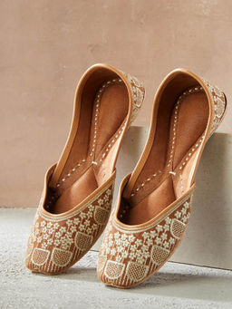 Fabindia - Brown Embroidered Leather Juttis