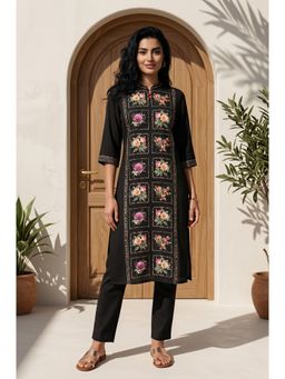 Aurelia - Women’s Black Floral Printed Rayon Straight Kurta