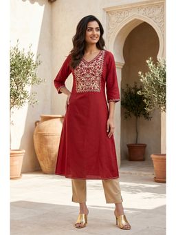 Aurelia - Women’s Maroon Embroidered Yarn Dyed Straight Kurta