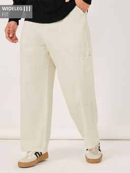 Styli - Men Solid Wide Leg Panelled Jeans