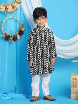 Vastramay - Boys Black & White Kurta Pyjama (Set of 2)