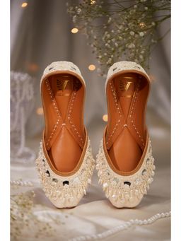 House of Vian - Chandrika Cream Juttis