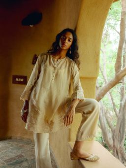 LABEL NAARITI - Vernaaz Ivory Silk Floral Organza Embroidery Co-Ord Set