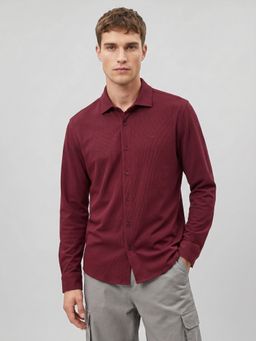 Nobero - Men Maroon Textured Popcorn Shirt