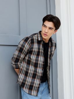 CAHOOT - Men Black Tartan Check Full Sleeves Regular Fit Casual Shirt