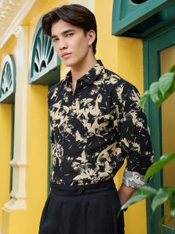 CAHOOT - Men Black Abstract Print Full Sleeves Regular Fit Casual Shirt