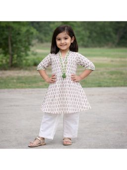 The Magic Wand - Cambric Three-Fourth Sleeves Printed Kurti & Pant- Off White