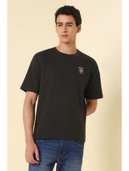 Allen Solly - Men Black Textured Crew Neck T-Shirt