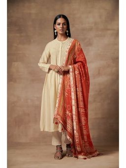 Saundh - Shanao Cream Kurta with Dupatta (Set of 3)