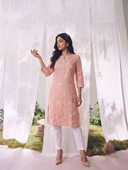 Rangita - Women Peach Printed Kurta