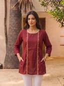 Maroon color option, Currently selected