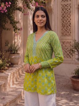 Rangita - Women Green Embroidered Tunic
