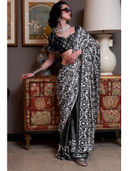 Black color option, Currently selected