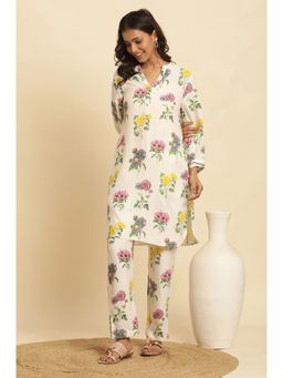 W - Women Off White Floral Print Rayon Kurta and Straight Pant (Set of 2)