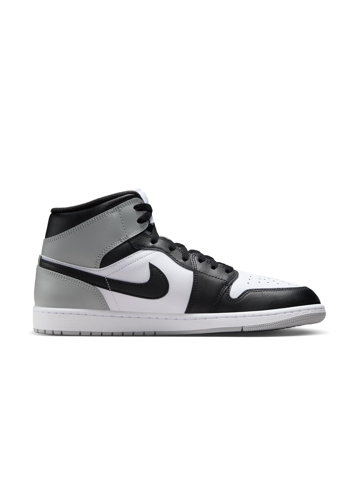 た*ぼ様 ＼プレ4万以上↑↑‼︎／ Nike Air Jordan 1 Mid Buy Nike Men Air Jordan 1 Mid Sneakers Online | Footlocker India
