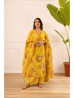 Nehamta - Women's Yellow Cotton Kurta and Pant with Dupatta