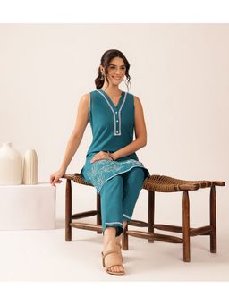 Vbuyz - Women's Teal Green Thread Work Straight Cotton Stitched Kurta with Pant