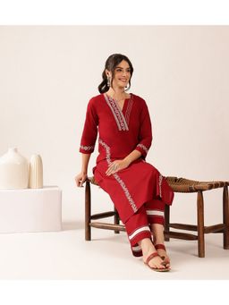 Vbuyz - Women's Maroon Yoke Design Straight Cotton Stitched Kurta with Pant
