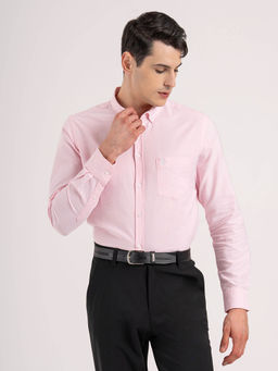 Red Tape - Men Pink Solid Pure Cotton Loose Fit Full Sleeve Oxford Shirt