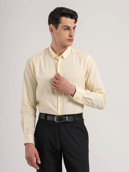 Red Tape - Men Pastel Yellow Solid Poly Cotton Loose Fit Full Sleeve Shirt