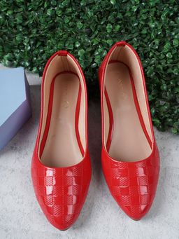 Iconics - Western Red Solid Textured Ballerinas