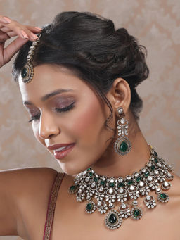 Auraa Trends - Gold and Green Wedding Necklace with Earrings and Maangtika