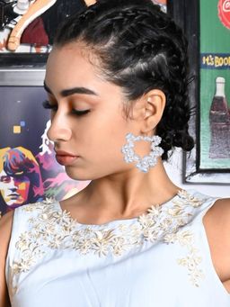 Odette - Women White Metal Pear Earrings